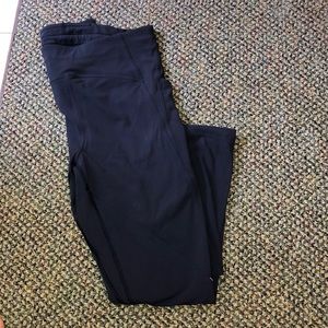 LULULEMON ankle length workout leggings w/ pockets